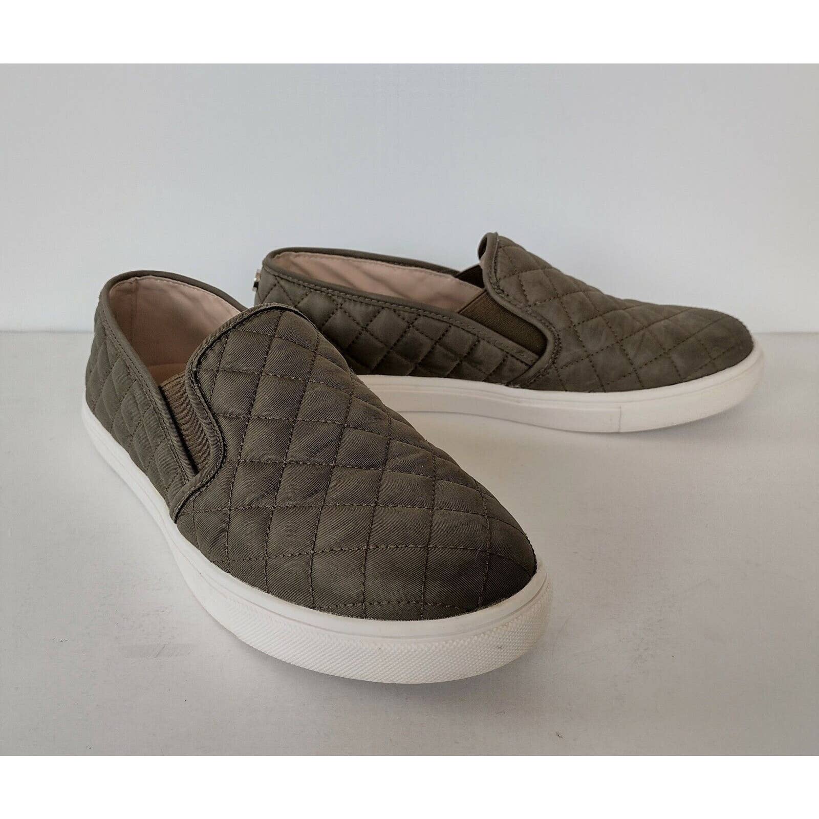 Steve Madden Womens Loden Green Quilted "Ecentrcq" Slip On Flats Shoes 8 M